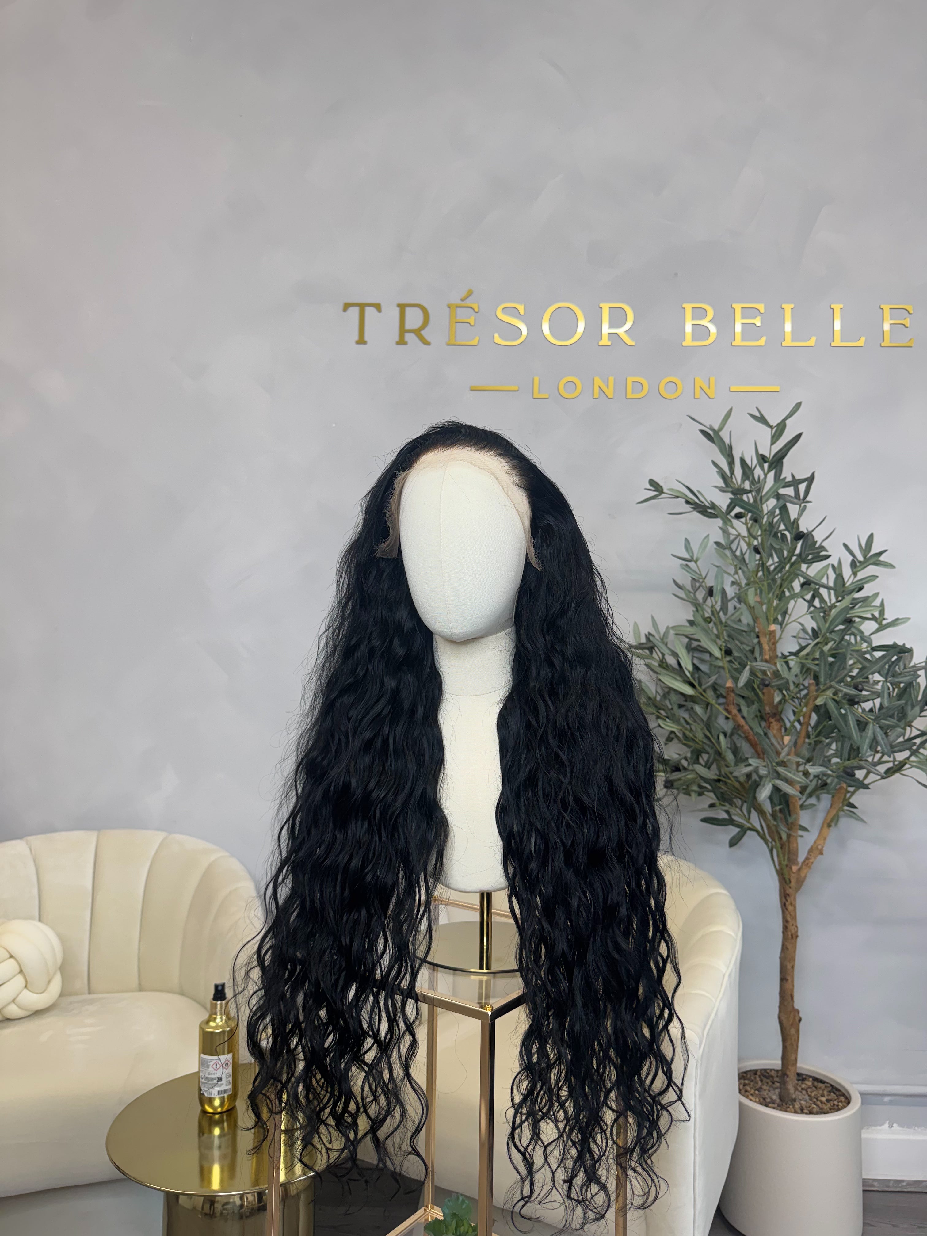 Luna | 28” Natural Wave HD Frontal Wig