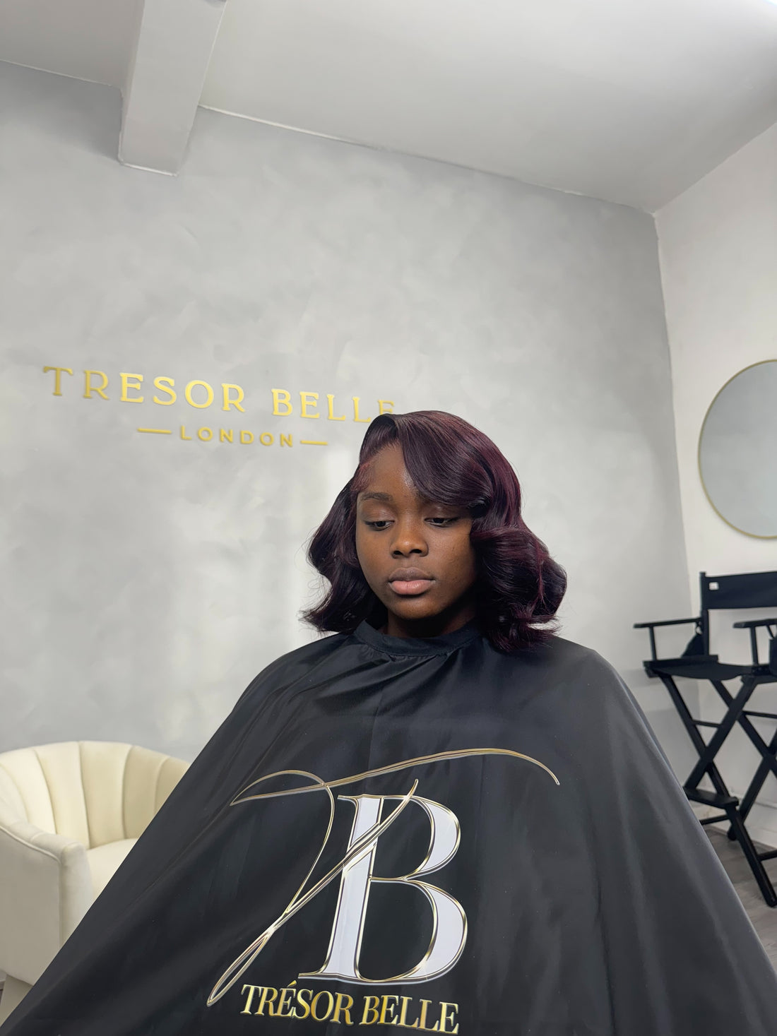 The Ines 6x6 Glueless burgundy short wig