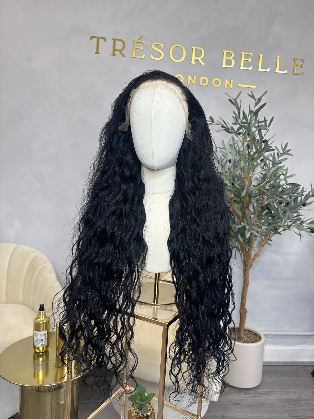 Luna | 28” Natural Wave HD Frontal Wig
