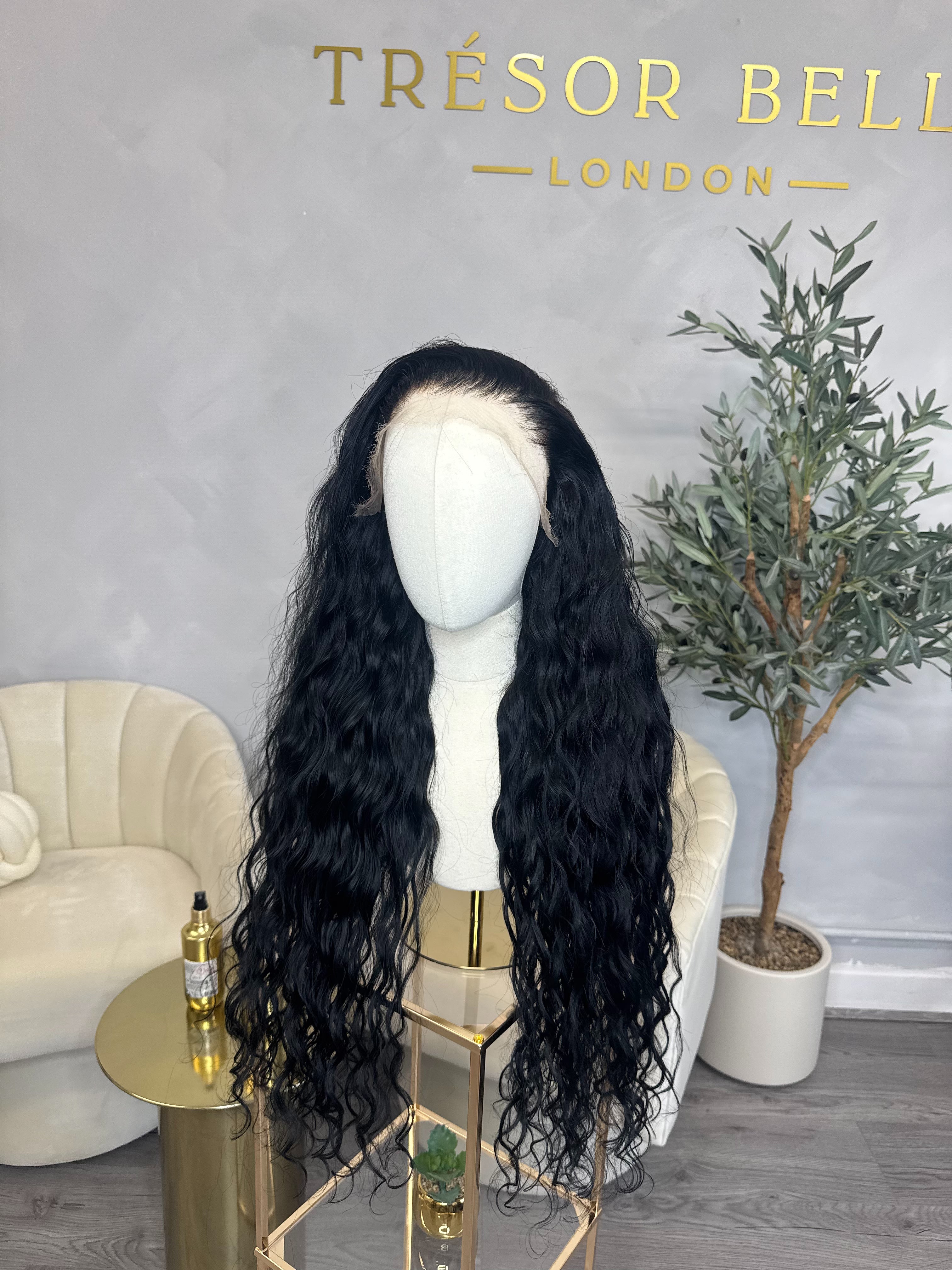 Luna | 28” Natural Wave HD Frontal Wig